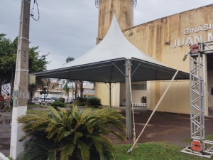 TENDA CHAPÉU DE BRUXA 5X5MTS BRANCA