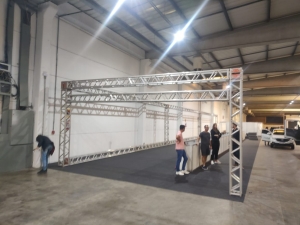 PORTAL E ESTRUTURAS EM ALUMINIO